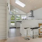 3 Bedroom Beautiful In Feriehus