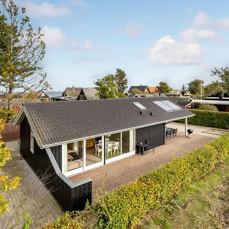 Feriehus 3 Bedroom Beautiful In *